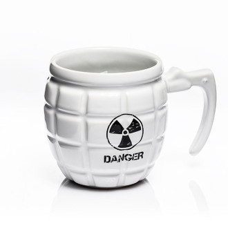 Gadget Master Granáítový hrnek DANGER 460 ml. Bílý