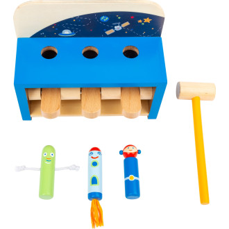 Small Foot Dřevěné zatloukadlo, Vesmírní panáčci