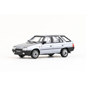 Abrex Škoda Forman (1993) Stříbrná Safír Metalíza 1:43