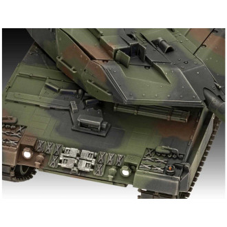 Revell Gift-Set tank 05631 70 Years Bundeswehr: Leopard 2 A6A2 Exclusive Edition (1:35)