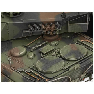 Revell Gift-Set tank 05631 70 Years Bundeswehr: Leopard 2 A6A2 Exclusive Edition (1:35)