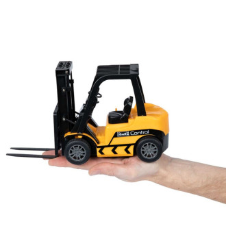 Revell 24535 Vysokozdvižný vozík - Car Forklifter