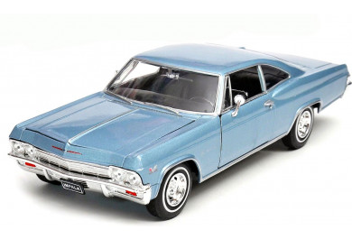 Welly Chevrolet 1965 Impala SS 396 light metallic blue 1:24