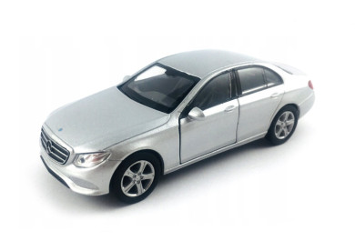 Welly Mercedes Benz E-Class 2016, stříbrný 1:36