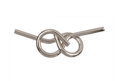 Kovový hlavolam smyčky v retro krabičce