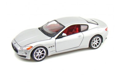 Bburago Maserati Gran Turismo (2008) Stříbrné 1:24